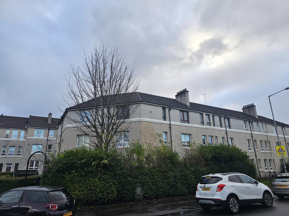 UNFURNISHED 2 Bed Flat, Ibrox Main Photo